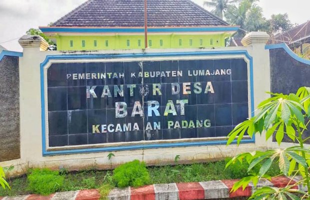 Foto : Kantor Desa Barat Kecamatan Padang Kabupaten Lumajang (google)