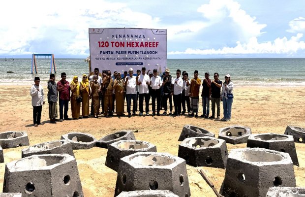 Foto: Penanaman Hexa Reef di Desa Tlangoh, Kecamatan Tanjungbumi, Kabupaten Bangkalan