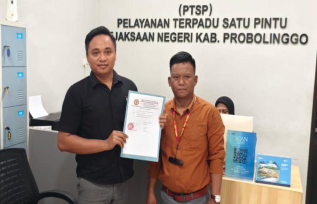 Foto: Pengurus LIN Jatim Saat Laporkan KONI  Ke Kajari Probolinggo