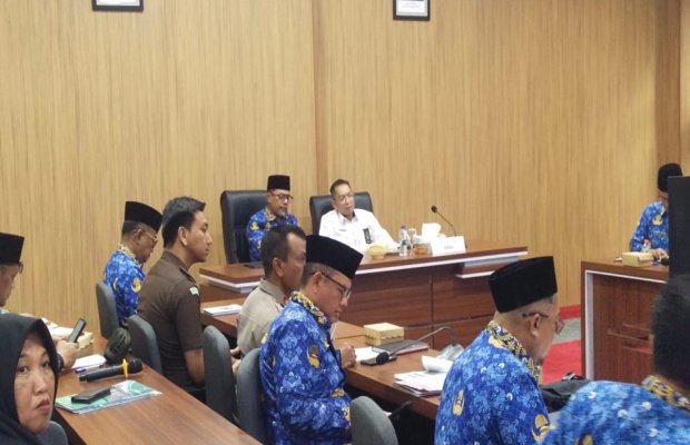 Foto: Forkopimda Probolinggo Saat Mengikuti Zoom Meeting di Ruang Pertemuan Argopuro