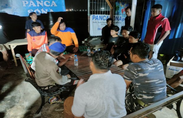 Foto: Petugas Saat Menemukan Korban 