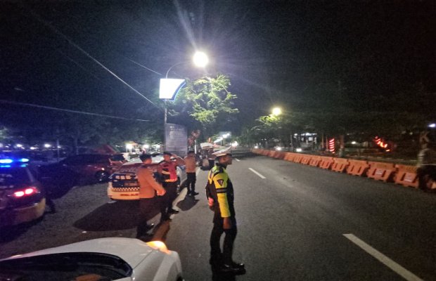 Foto: Anggota polres Probolinggo Saat Patroli Malam