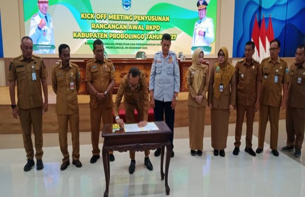 Foto: dr. Anang Budi J Asisten Administrasi Umum sekda Kabupaten Probolinggo Saat Membuka Acara