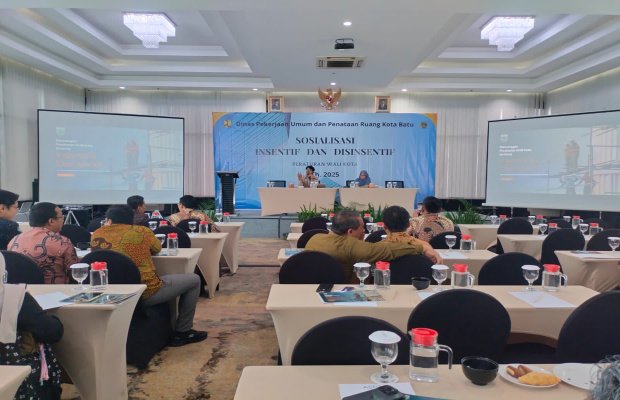 Foto: DPUPR Kota Batu, saat tengah menggelar kegiatan acara sosialisasi kebijakan Insentif-Disinsentif.