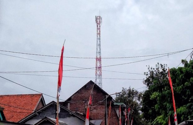 Foto : Menara Tower di Dusun Wringin Cilik Desa Pulo Kecamatan Tempeh Kabupaten Lumajang