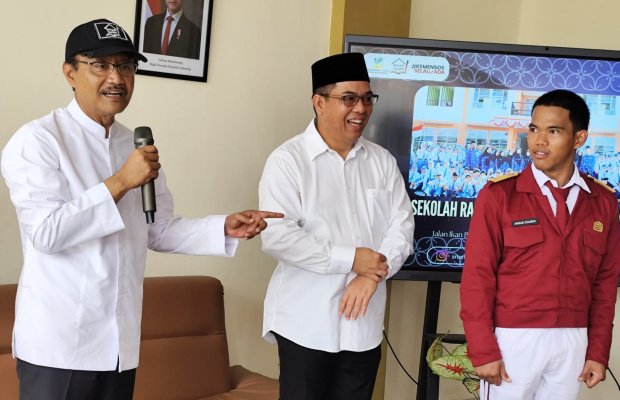 Foto: Saifullah Yusuf  Mensos Saat Kunjungi Sekolah Rakyat di Kota Probolinggo