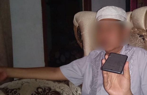 Foto: Salah seorang pemilik tanah saat dikonfirmasi awak media dikediamannya 