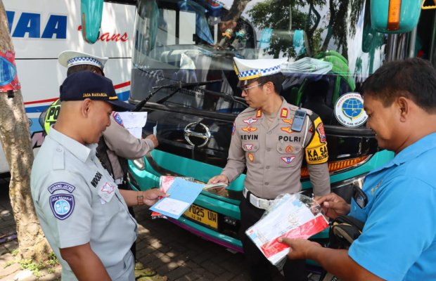 Foto: Kasat Lantas Polres Batu saat sidak (ramp check) di JTP 1