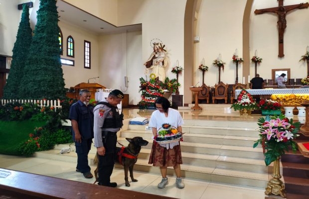 Foto: Personil K9 Saat Sterilisasi Tempat Ibadah