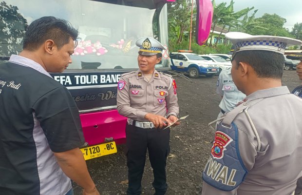 Foto: Rampcheck Dipimpin Oleh Ditlantas Polda Jawa Timur dan Satlantas Polres Probolinggo