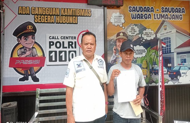 Foto: Adi, Korban pengeroyokan didampingi Dendik Zeldianto.