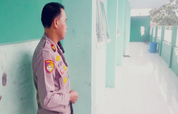 Foto : Kapolsek Lumajang Kota Iptu Edi Kuswanto memimpin olah TKP
