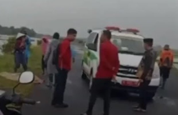 Foto: Ilustrasi evakuasi korban petir