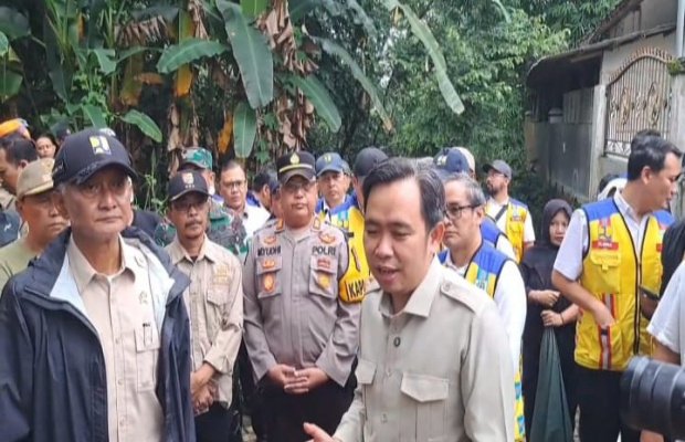 Foto: Kementerian Pekerjaan Umum Dody Hanggodo, Bupati Jember Gus Fawaid dan Jajaran Muspika Pakusari 