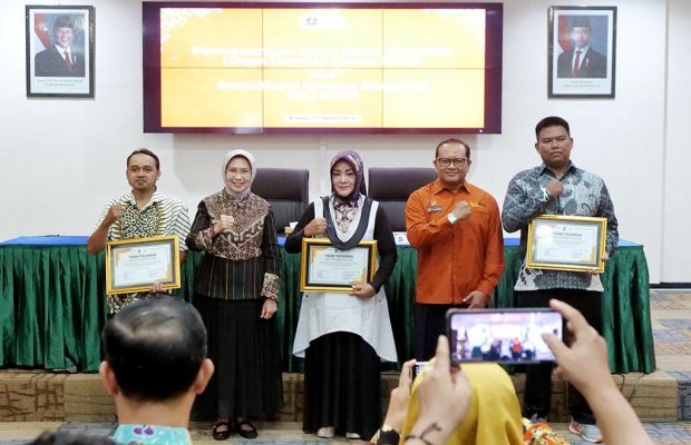 Foto : Bupati Lumajang mendorong program Desa Cantik di Desa Gesang