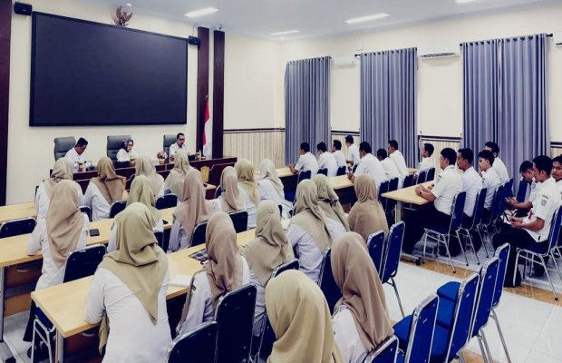 Foto : Bupati Lumajang Indah Amperawati (Bunda Indah) melakukan kunjungan kerja ke Inspektorat Kabupaten Lumajang.