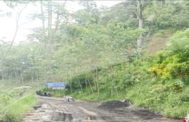 Foto : Jalur tambang yang diduga jadi ladang pungutan liar