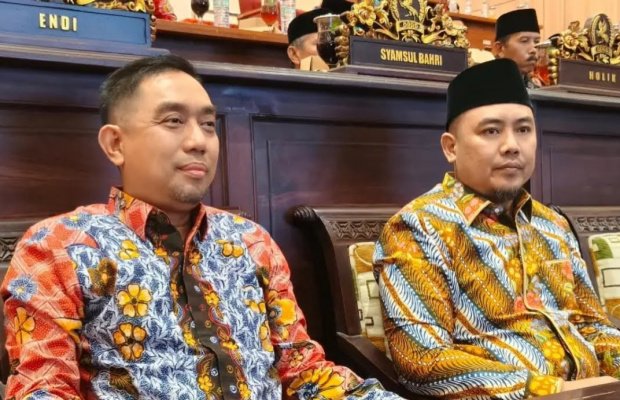 Foto: Anggota Komisi I DPRD Sumenep Hairul Anwar saat mengikuti rapat paripurna di kantor dewan.