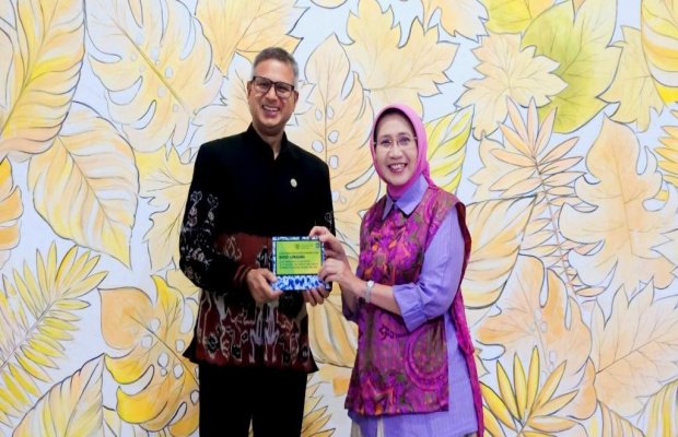 Foto : Indah Amerawati Bupati Lumajang bersama Kepala Perwakilan FAO Indonesia, Rajendra Aryal