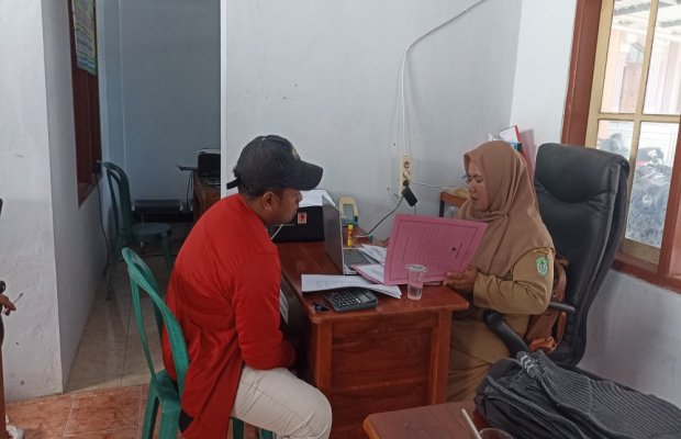 Foto : Pelayanan administrasi di lingkup desa di Lumajang