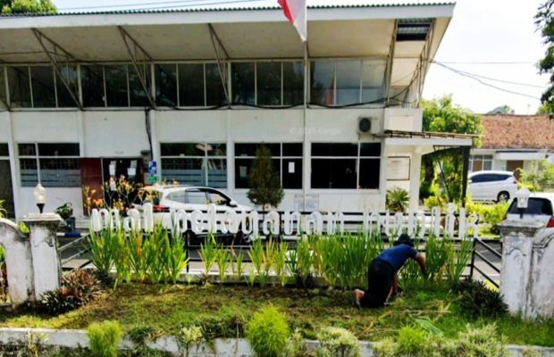 Foto : Kantor DPMPTSP Lumajang nampak dari depan