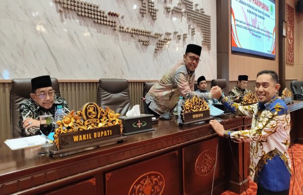Foto: Hairul Anwar, Anggota DPRD Sumenep serahkan hasil reses III 2026