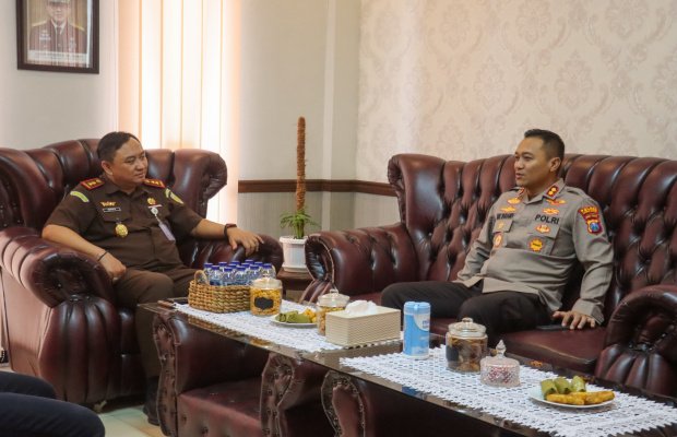 Foto : Kapolres Lumajang bersama Kajari Lumajang