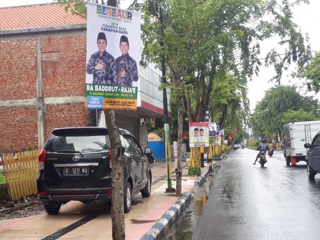 Foto Banner Kedua Paslon Bupati dan Wakil Bupati Pamekasan 2018