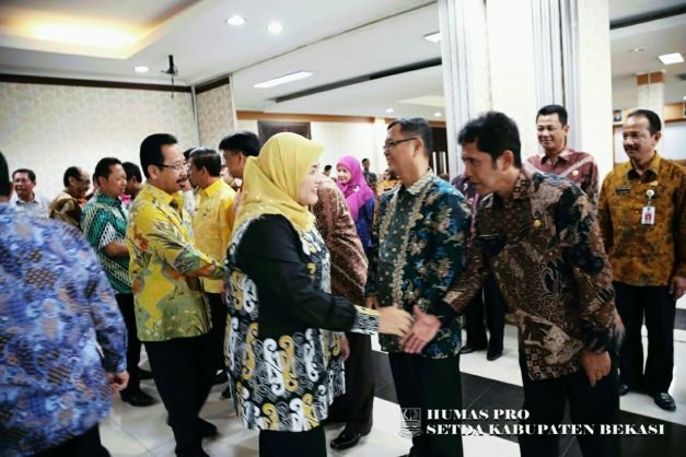 15 orang dari eselon III mendaftarkan diri dalam open bidding jabatan tinggi pratama untuk Bappeda, Dinas Perindustrian, dan Dinas Perumahan Permukiman dan Pertanahan