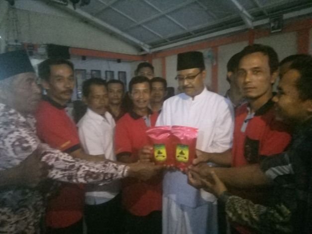 Foto: Gus Ipul saat bertemu petani di Malang