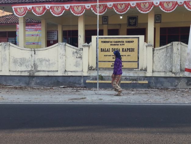 Foto : Balai Desa Kapedi, Kecamatan Bluto