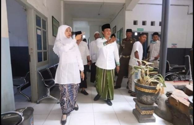 Foto : Bupati Pamekasan saat Sidak di Puskesmas Palengaan