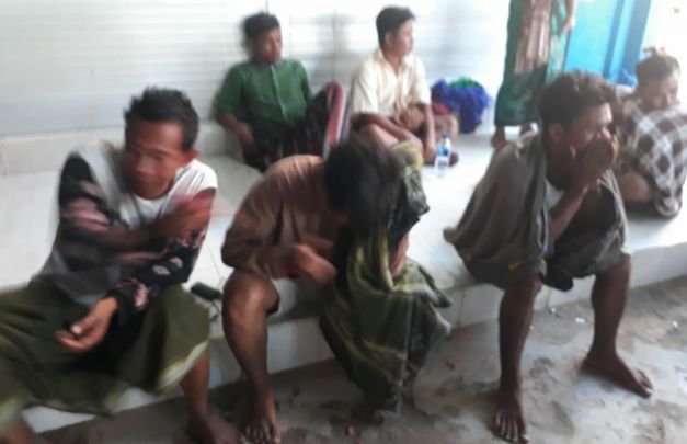 Foto: penumpang selamat perahu kapak arim jaya