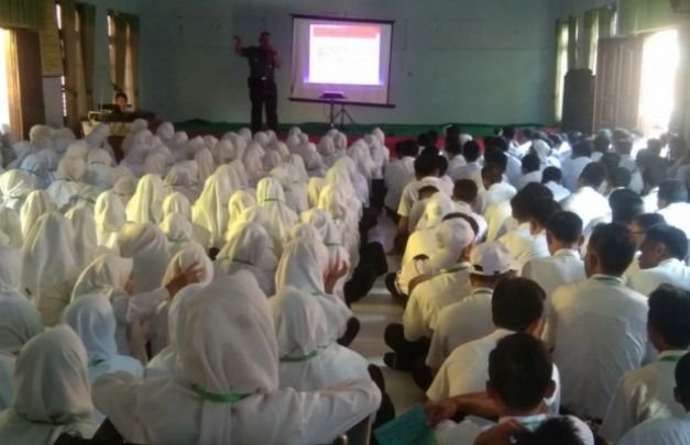 Foto: Peltu Didik S.H saat menjadi pemateri wasbang 