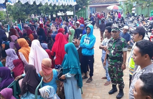 Foto: situasi Penyaluran BPNT Di Kecamatan Batumarmar Pamekasan