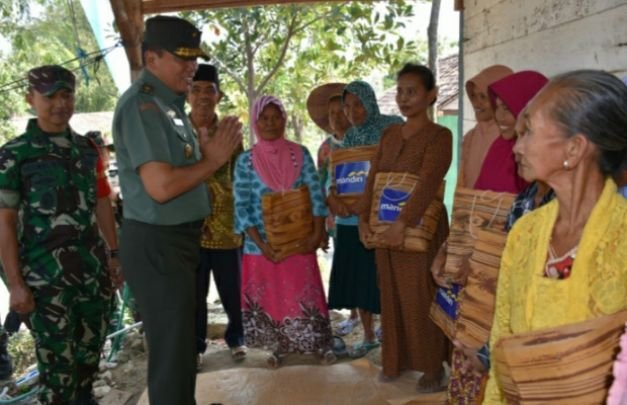 Foto: Waster KSAD saat meninjau Lokasi TMMD dI Bojonegoro 