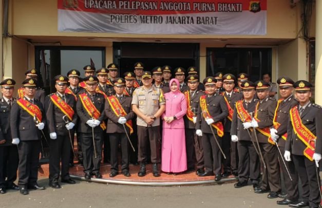 Foto: Upacara Tradisi Polres Jakbar