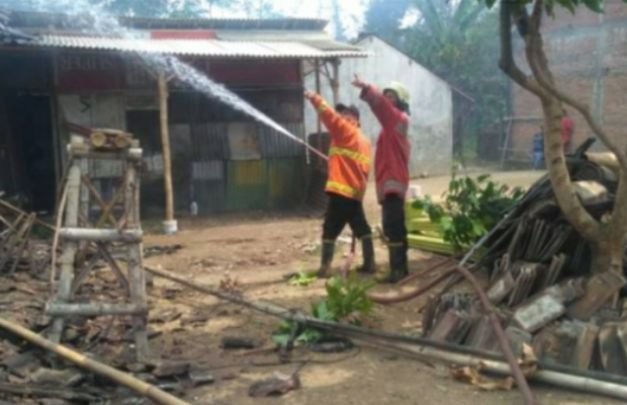 Foto: rumah warga yang terbakar