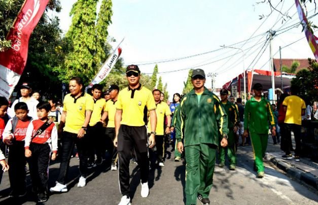 Foto: Jalan Sehat HUT ke 74 Jatim Ngawi