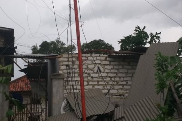 Foto : Rumah H. Mastur rusak akibat angin puting beliung