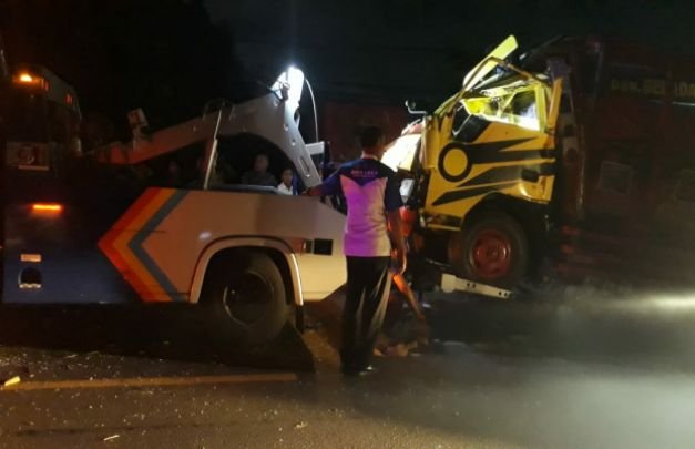 Foto: Satlantas Polres Lumajang saat mendatangi TKP 