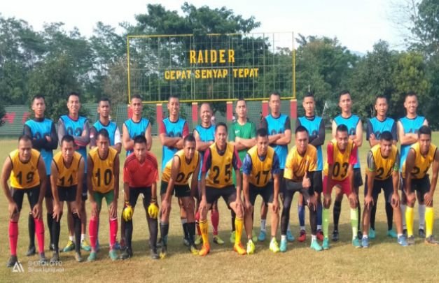 Foto: persiapan pertandingan sepak bola Persahabatan Antar Perwira VS Bintara dan Staf