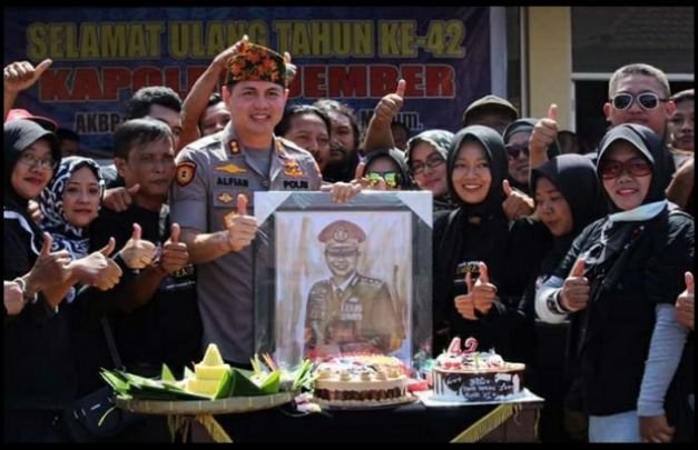Foto: Kapolres Jember saat mendapat Kejutan Dari Kodim0824/Jember