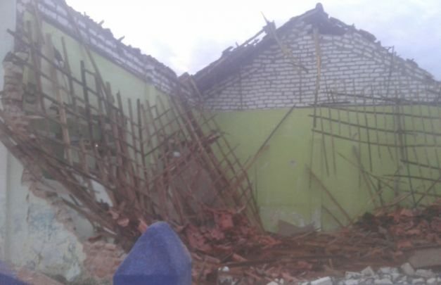 Foto : Gudung SDN 1 Gunung Kesan 1 Sampang ambruk