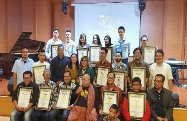 Foto : Penerima penghargaan MURI