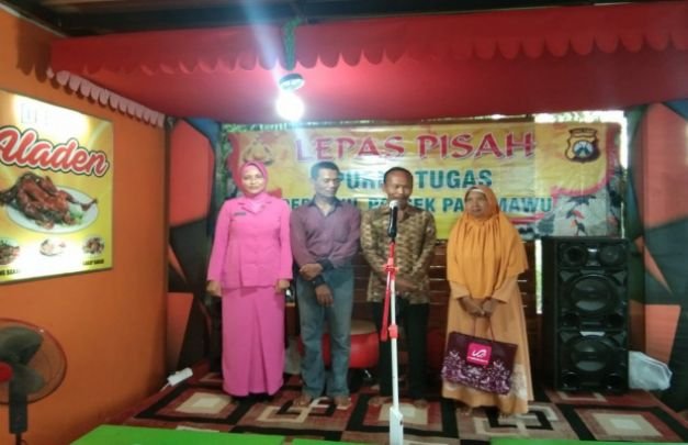 Foto: Kapolsek Padenawu Bersama ibu dan Bripka Saniman Bersama Ibu