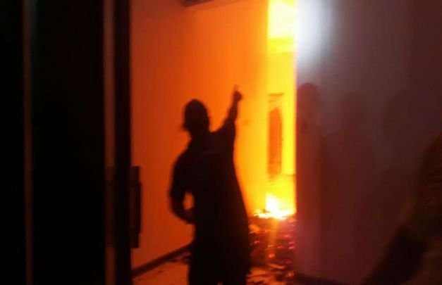 Foto: Bengkel dan Ruko Milik Warga Pakong - Pamekasan yang Ludes Terbakar