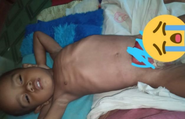 Foto: Satya Triwandra Saat Berbaring Bersama Ibunya