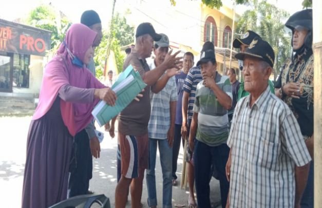 Foto: Kedua pihak terlibat adu mulut dan beritegang