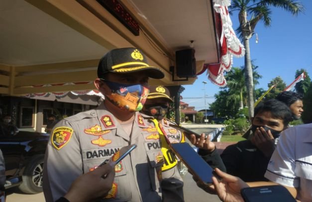 Foto: Kapolres Sumenep AKBP Darman saat diwawancara.